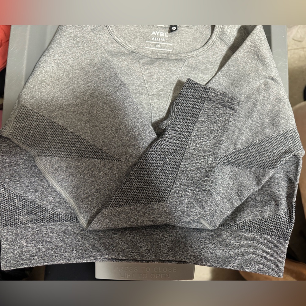Aybl Cropped workout shirt